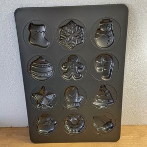 Martha Stewart Collection Christmas Mini Cake Pan Holiday 12 Molds Cookies Candy